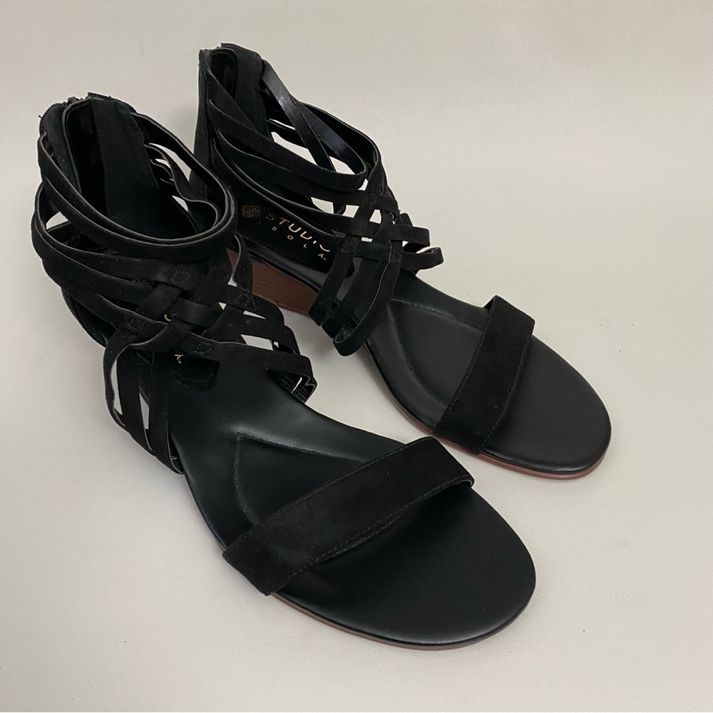 Studio Isola Black Ankle Strap Open Toe Wedge Sandals Size 9.5 M Zip Up